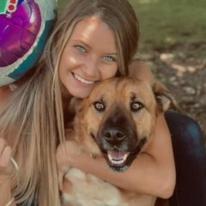 Meet your Posher, Brooke